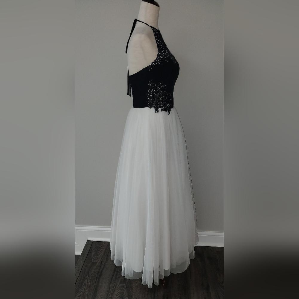 Blondie Nights by Stacy Sklar Navy Blue/ White Tulle Halter Formal Dress Size 7 - Picture 5 of 16
